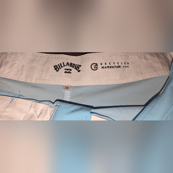NWT, Billabong, Momentum Pro Performance 19", mid length board shorts -men's 38 - Picture 3 of 6